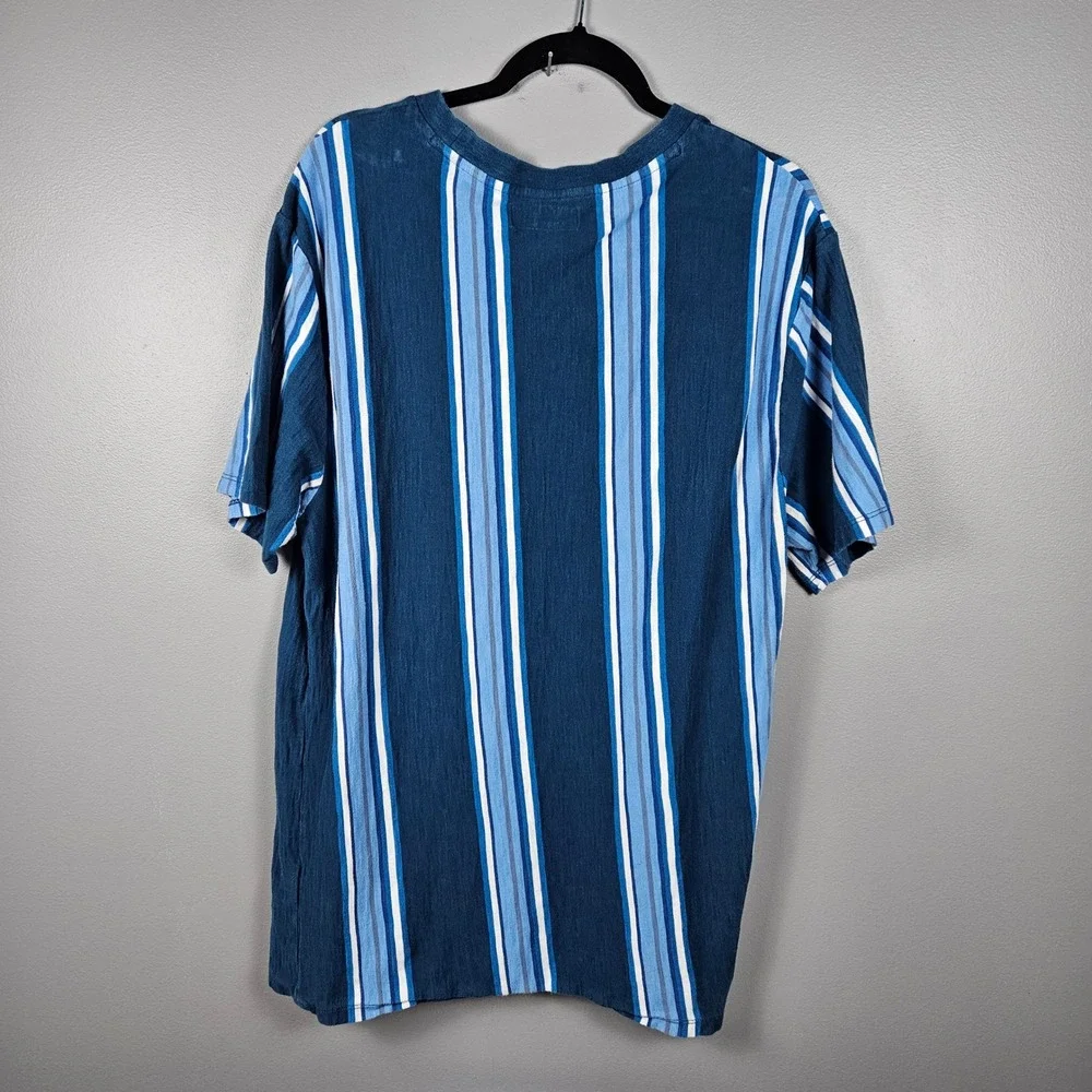 GUESS Mens XL Spellout Striped Logo T Shirt Blue White Cotton Crew Neck Tee - Picture 2 of 8